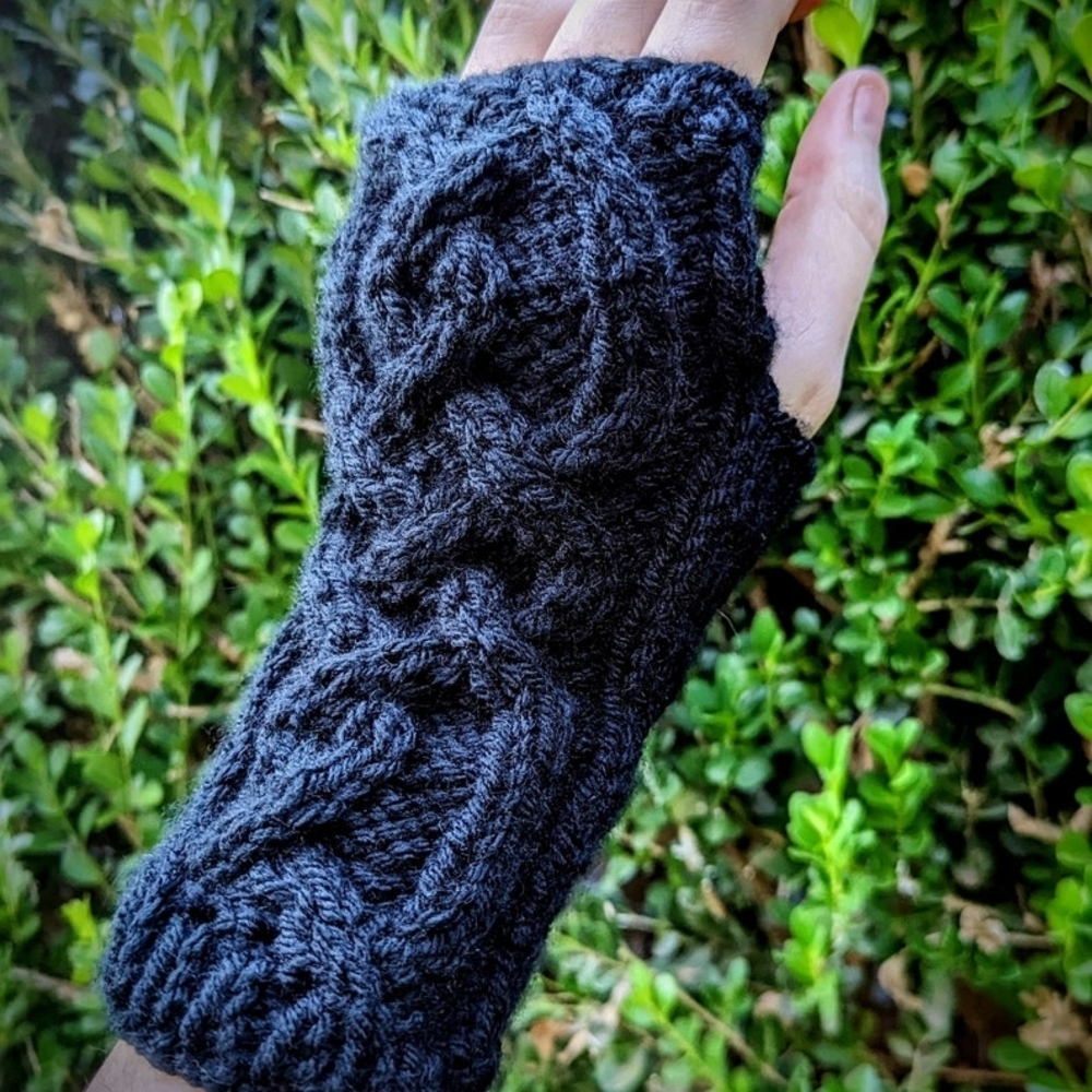 Stylish Black Knit Fingerless Gloves
